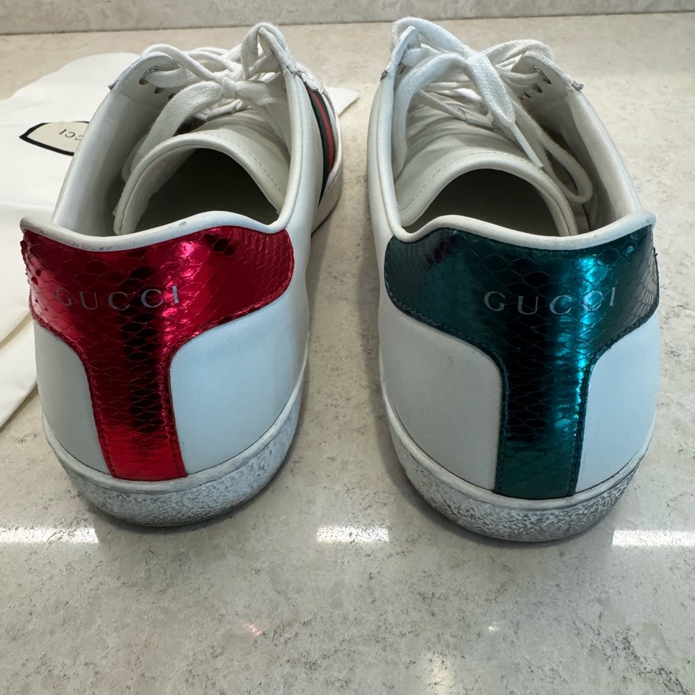 Gucci White Leather Sneakers with Red and Green Accents - Picture 5 of 7